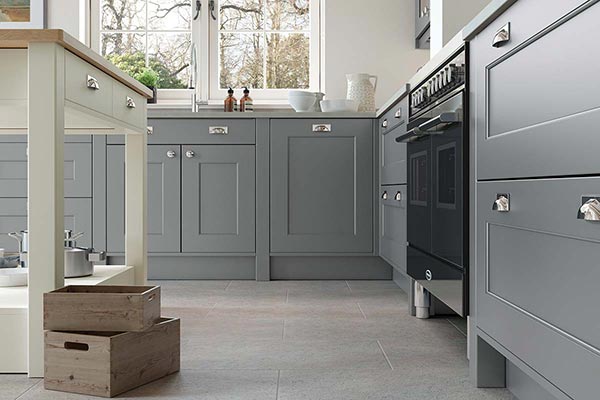 Dust Grey & Porcelain Shaker